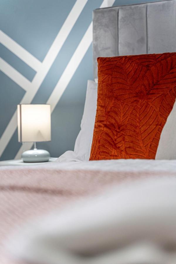 Jkg Property Solutions Presents Cosy City Apartment Coventry Esterno foto