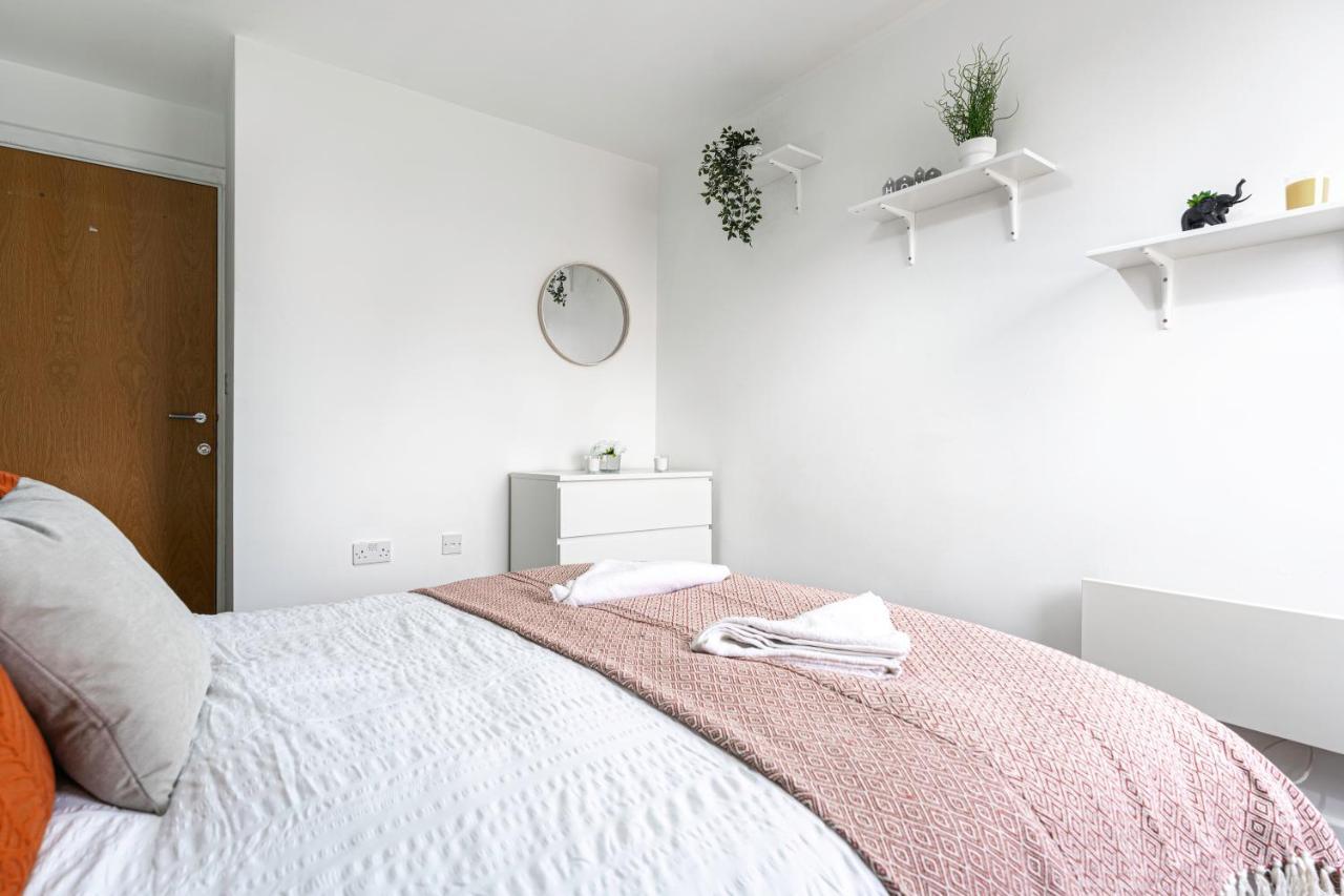 Jkg Property Solutions Presents Cosy City Apartment Coventry Esterno foto